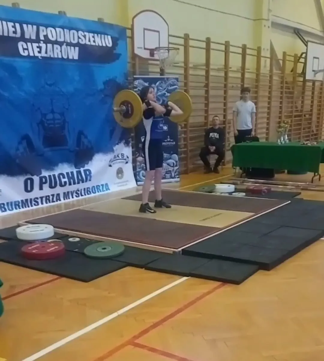 Alicja Musiała w rwaniu na Turnieju o Puchar Burmistrza Myśliborza